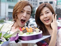 韓国女優キム・ハヌルと韓流スター、チャン・グンソクが主演することで話題の映画「きみはペット」が28日、100日余りの撮影を終え、クランクアップした。