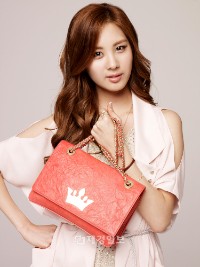 少女時代をモデルに起用した宝石企業『J.ESTINA』の広告カットの一部が公開され、話題となっている。 少女時代をモデルに起用した宝石企業『J.ESTINA』の広告カットの一部が公開され、話題となっている。