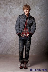 アイドルグループ「SS501」（ダブルエスゴーマルイチ）のリーダー、キム・ヒョンジュンがモデルを務めているサーフブランド「HANG TEN（ハンテン）」(www.hangten.co.kr )の冬のグラビアが公開された。