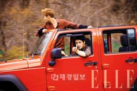 ファッションマガジン『ELLE（エル）』は18日、12月号に掲載される予定の男性アイドルグループ「JYJ」(キム・ジェジュン、パク・ユチョン、キム・ジュンス)のグラビア撮影現場での写真を公開した。
