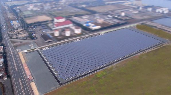 「福山太陽光発電所」の航空写真（写真：中国電力）