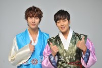 KBSドラマ『自己発光の彼女』に出演するキム・ヒョンジュン(マンネ)とパク・グァンヒョンがフェイスブックを通じて新年の挨拶を伝えた。 KBSドラマ『自己発光の彼女』に出演するキム・ヒョンジュン(マンネ)とパク・グァンヒョンがフェイスブックを通じて新年の挨拶を伝えた。