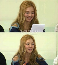 少女時代のヒョヨンが、22日放送のJTBC『少女時代と危険な少年たち』で“10年後の未来日記”を発表した。 少女時代のヒョヨンが、22日放送のJTBC『少女時代と危険な少年たち』で“10年後の未来日記”を発表した。