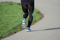 運動をして、健康的な食事と十分な睡眠を取り、また健康を保つために必要といわれる事を実行すると、ポジティブな連鎖の第一歩を踏み出すことができます。 運動をして、健康的な食事と十分な睡眠を取り、また健康を保つために必要といわれる事を実行すると、ポジティブな連鎖の第一歩を踏み出すことができます。