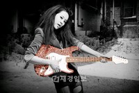 バラードクィーン、ペク・ジヨンと韓流アイドルグループBEAST(ビースト)のヨン・ジュンヒョンがタッグを組んだ。 バラードクィーン、ペク・ジヨンと韓流アイドルグループBEAST(ビースト)のヨン・ジュンヒョンがタッグを組んだ。