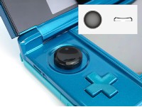 任天堂の携帯型ゲーム機「ニンテンドー3DS」のスライドパッドに取り付けて操作性を向上させるアタッチメント「エクストラパッド3D」