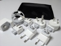 外出時に高速充電するためにアダプターを買おうと思った方で、出張や旅行で海外に行かれる可能性があれば、ワールドトラベルアダプタキットの方をオススメします。 外出時に高速充電するためにアダプターを買おうと思った方で、出張や旅行で海外に行かれる可能性があれば、ワールドトラベルアダプタキットの方をオススメします。