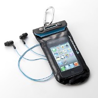 水深10mでも内部には浸水しないという「IPX8」に準拠した防水性能を持つiPhone・スマートフォン用防水ケース「200-PDA092」 水深10mでも内部には浸水しないという「IPX8」に準拠した防水性能を持つiPhone・スマートフォン用防水ケース「200-PDA092」