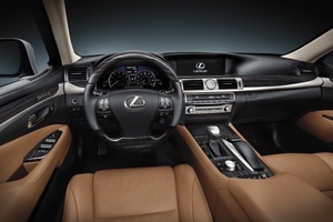 LS460(北米仕様)(画像:トヨタ自動車) LS460(北米仕様)(画像:トヨタ自動車)