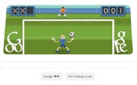 グーグルは10日、トップページのロゴでサッカーのミニゲームを公開した。プレイヤーはゴールキーパーとなって敵キッカーが次々と蹴るボールを止めていく。
