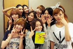 ガールズグループEXID(イーエックスアイディー)と先輩ガールズグループSecret(シークレット)の特別な仲の良さがネットユーザーの注目を引いている。写真= EXID公式ツイッター ガールズグループEXID(イーエックスアイディー)と先輩ガールズグループSecret(シークレット)の特別な仲の良さがネットユーザーの注目を引いている。写真= EXID公式ツイッター