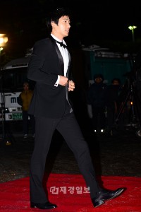 MBC演技大賞、授賞式にユン・ウネら人気俳優が多数参加 イ・サンウ（30）
