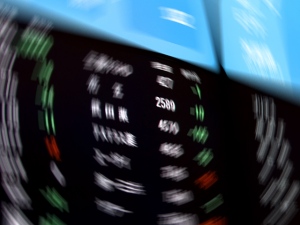 アベノミクスの「3本の矢」の1本目の財政出動(公共投資)で建設や不動産、2本目の金融緩和で金融が潤うと言われるが、第二次安倍内閣が本格的に始動したのは1月からなので、昨年の4~12月期決算はまだ「期待先行」の段階 アベノミクスの「3本の矢」の1本目の財政出動(公共投資)で建設や不動産、2本目の金融緩和で金融が潤うと言われるが、第二次安倍内閣が本格的に始動したのは1月からなので、昨年の4~12月期決算はまだ「期待先行」の段階