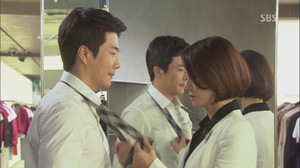 ドラマ『野王』で、新たな復讐劇の展開とともに、クォン・サンウ&キム・ソンリョンという新カップルが誕生し話題を集めている。 ドラマ『野王』で、新たな復讐劇の展開とともに、クォン・サンウ&キム・ソンリョンという新カップルが誕生し話題を集めている。