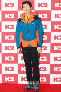 ヒョンビン、「K2 2013 S/S」でアウトドアファッションを披露（9）