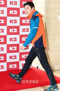 ヒョンビン、「K2 2013 S/S」でアウトドアファッションを披露（4）