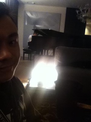 歌手のプライムが、JYJキム・ジェジュンと、もう一人のある人物と週末を一緒に過ごしていたことを明かした。写真=プライムのツイッターより 歌手のプライムが、JYJキム・ジェジュンと、もう一人のある人物と週末を一緒に過ごしていたことを明かした。写真=プライムのツイッターより