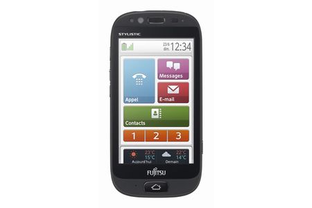 シニア層向けスマートフォン「STYLISTIC S01」(画像:富士通) シニア層向けスマートフォン「STYLISTIC S01」(画像:富士通)