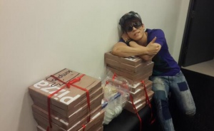 2AMのチャンミンがミュージカル『ジャック・ザ・リッパー』の共演者とスタッフに最後の差し入れをプレゼントした。 2AMのチャンミンがミュージカル『ジャック・ザ・リッパー』の共演者とスタッフに最後の差し入れをプレゼントした。