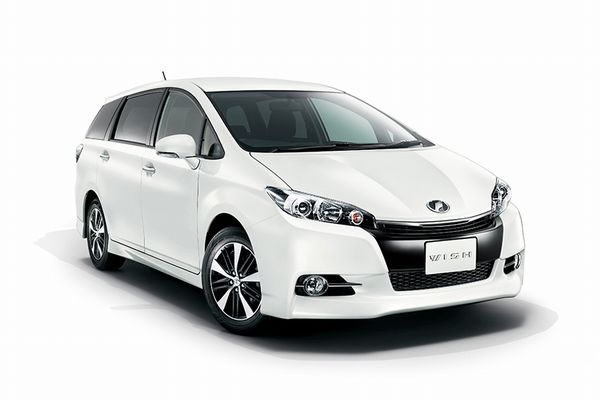 ウィッシュ 特別仕様車1.8S“MONOTONE”(画像:トヨタ自動車) ウィッシュ 特別仕様車1.8S“MONOTONE”(画像:トヨタ自動車)
