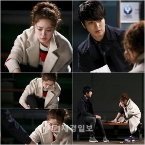 KBS月火ドラマ『未来の選択』では、ユン・ウネが長い間我慢してきた悲しみを爆発させる切ない涙の熱演を繰り広げ、撮影現場の雰囲気を粛然とさせた。写真=エネックステレコム KBS月火ドラマ『未来の選択』では、ユン・ウネが長い間我慢してきた悲しみを爆発させる切ない涙の熱演を繰り広げ、撮影現場の雰囲気を粛然とさせた。写真=エネックステレコム