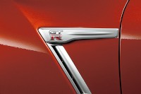 日産自動車は19日、高級スポーツカー「NISSAN GT-R」をマイナーチェンジした14年モデルを12月2日に発売すると発表した。 日産自動車は19日、高級スポーツカー「NISSAN GT-R」をマイナーチェンジした14年モデルを12月2日に発売すると発表した。