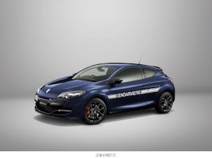 フランスの高速道路警備隊が使用するメガーヌ ルノー・スポールをイメージした専用ボディカラー限定車「メガーヌ ルノー・スポール ジャンダルムリ」 フランスの高速道路警備隊が使用するメガーヌ ルノー・スポールをイメージした専用ボディカラー限定車「メガーヌ ルノー・スポール ジャンダルムリ」