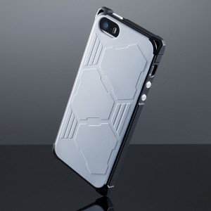 四隅のダンパーで落下時の衝撃を抑えるサンワサプライのiPhone 5s / 5ケース「200-PDA135GY」 四隅のダンパーで落下時の衝撃を抑えるサンワサプライのiPhone 5s / 5ケース「200-PDA135GY」