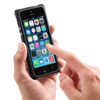 四隅のダンパーで落下時の衝撃を抑えるサンワサプライのiPhone 5s / 5ケース「200-PDA135GY」 四隅のダンパーで落下時の衝撃を抑えるサンワサプライのiPhone 5s / 5ケース「200-PDA135GY」