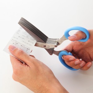 サンワサプライのハサミ型シュレッダー「シュレッダーハサミ(9連刃) 400-PSD014」 サンワサプライのハサミ型シュレッダー「シュレッダーハサミ(9連刃) 400-PSD014」