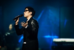 シンガーソングライターのイ・ジョクが釜山ファンを熱狂させた。写真=ミュージックファーム シンガーソングライターのイ・ジョクが釜山ファンを熱狂させた。写真=ミュージックファーム