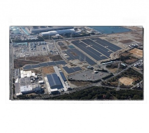 姫路発電所。発電出力は10MW。出光にとっては門司発電所に続く2件目のメガソーラーとなる。 姫路発電所。発電出力は10MW。出光にとっては門司発電所に続く2件目のメガソーラーとなる。