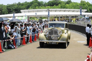 トヨタ博物館のイベント「クラシックカー・フェスティバル」の2013年走行披露の様子