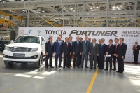 「フォーチュナー」のラインオフ式典がカザフスタン・コスタナイ市のサリアルカ・アフトプロム社（SAP)の工場内で行われた。（写真提供：トヨタ自動車）