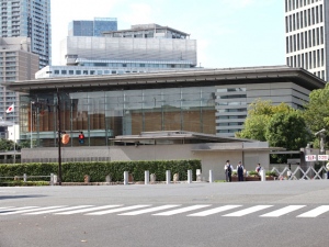 日本の歴代政府は国会での喧々諤々の議論を経ながら現行憲法の下で、常にその限界を見据え、当然、憲法を順守し、安全保障政策・外交政策に傾注してきた 日本の歴代政府は国会での喧々諤々の議論を経ながら現行憲法の下で、常にその限界を見据え、当然、憲法を順守し、安全保障政策・外交政策に傾注してきた