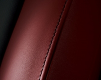 トヨタ自動車はレクサスの「RX450h」「RX350」「RX270」に特別仕様車「Radiant Aero Style」を設定し、8月4日に発売する。 トヨタ自動車はレクサスの「RX450h」「RX350」「RX270」に特別仕様車「Radiant Aero Style」を設定し、8月4日に発売する。