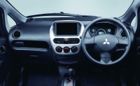 三菱自動車が一部改良して発売した電気自動車（EV）の「i-MiEV（アイミーブ）」（写真提供：三菱自動車）
