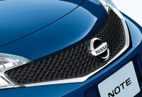 日産自動車が10日にマイナーチェンジして発売した小型ハッチバック「ノート」(写真提供:日産自動車) 日産自動車が10日にマイナーチェンジして発売した小型ハッチバック「ノート」(写真提供:日産自動車)