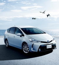 トヨタ自動車が17日にマイナーチェンジして発売したハイブリッド車「プリウスα」(写真:トヨタ自動車) トヨタ自動車が17日にマイナーチェンジして発売したハイブリッド車「プリウスα」(写真:トヨタ自動車)