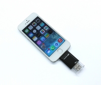 iPhone・iPad用のライトニングコネクタと、Mac・PC用のUSBコネクタを搭載したフラッシュメモリ『i-FlashDrive EVO』