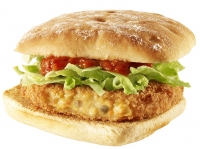 日本マクドナルドは、「かにコロッケバーガー」を17日から1月上旬までの期間限定で販売する。