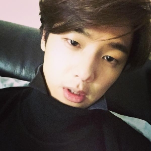 CNBLUEのカン・ミンヒョクが、12月最初の日にファンに向けて温かいメッセージを送った。写真:ミンヒョクのツイッター CNBLUEのカン・ミンヒョクが、12月最初の日にファンに向けて温かいメッセージを送った。写真:ミンヒョクのツイッター