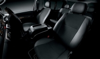 トヨタ自動車が1月6日に一部改良して発売するレジアスエース特別仕様車 
「スーパーGL“DARK PRIME” 」（2WD 3000ディーゼル）（写真提供：トヨタ自動車）