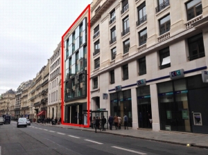 三菱地所が取得したフランス・パリのオフィスビル「46 Rue La Boetie」(写真:同社発表資料より) 三菱地所が取得したフランス・パリのオフィスビル「46 Rue La Boetie」(写真:同社発表資料より)