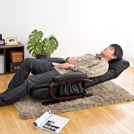 サンワダイレクトが発売した、背もたれが4段階、頭部は6段階に角度調節可能な、立ち座りしやすい座椅子『回転座椅子 150-SNC112』 サンワダイレクトが発売した、背もたれが4段階、頭部は6段階に角度調節可能な、立ち座りしやすい座椅子『回転座椅子 150-SNC112』