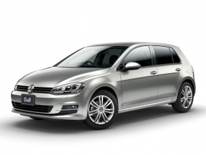 昨年12月初旬に、輸入車値上げに先鞭を付けたVW。「ゴルフTSIコンフォートライン」は、従来の277.9万円から7万7000円アップの285.6万円と2.7%の値上げとなる 昨年12月初旬に、輸入車値上げに先鞭を付けたVW。「ゴルフTSIコンフォートライン」は、従来の277.9万円から7万7000円アップの285.6万円と2.7%の値上げとなる