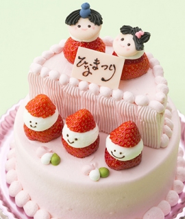 大阪新阪急ホテルは、2段重ねのひな飾りをイメージしたケーキ『ももいろ ひなケーキ』を、2月27日～3月8日に販売する。