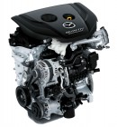 マツダが発売した新型コンパクトクロスオーバーSUV「マツダ CX-3」のSKYACTIV-D 1.5(写真提供:マツダ) マツダが発売した新型コンパクトクロスオーバーSUV「マツダ CX-3」のSKYACTIV-D 1.5(写真提供:マツダ)