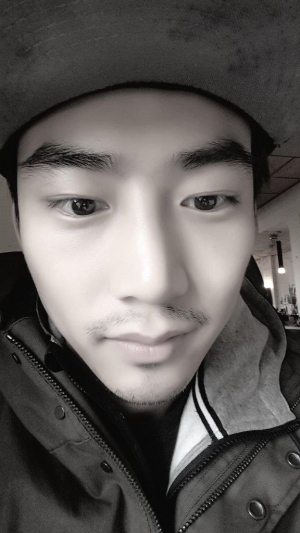 2PMのテギョンが無精ひげショットを公開した。写真:テギョンのツイッター 2PMのテギョンが無精ひげショットを公開した。写真:テギョンのツイッター