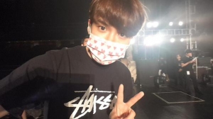 SUPER JUNIORのリョウクが、「SUPER SHOW 6」シンガポール公演のリハ中に、キュートかつ男らしいショットを公開した。写真:リョウクのツイッター SUPER JUNIORのリョウクが、「SUPER SHOW 6」シンガポール公演のリハ中に、キュートかつ男らしいショットを公開した。写真:リョウクのツイッター